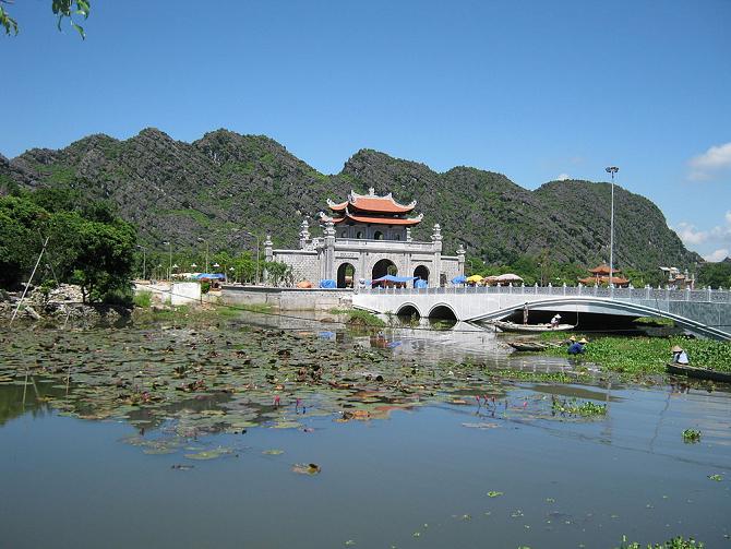 The gate of Hoa Lu ancient capital