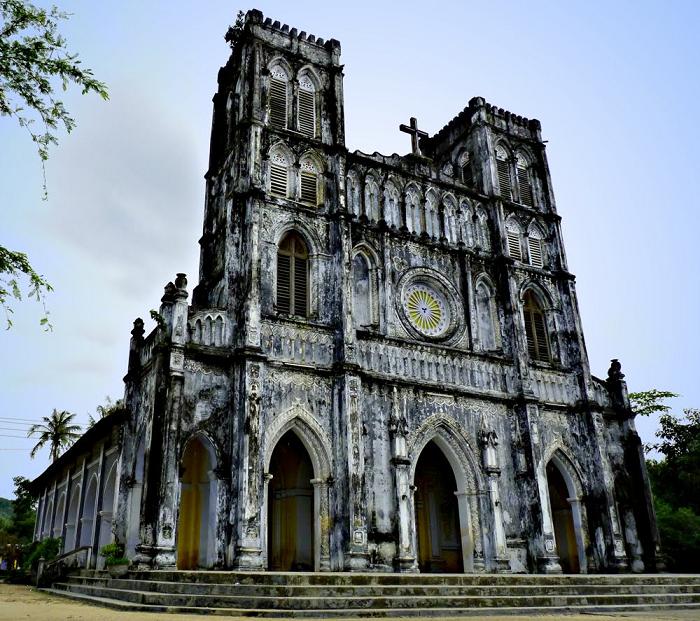 Mang Lang ancient church (nhà thờ Mằng Lăng)